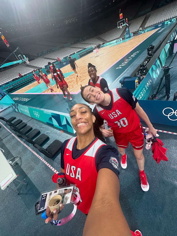 A'ja WIlson, Breanna Stewart, USA basketball