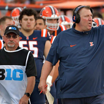 Bielema during a game against the Florida Atlantic Owls in 2023. 
