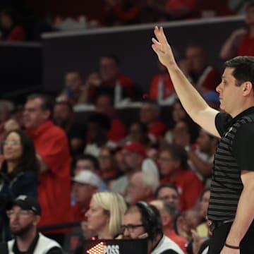 Mar 1, 2025; Houston, Texas, USA; Cincinnati Bearcats head coach Wes Miller coaches against the Houston Cougars  in the first half at Fertitta Center. Mandatory Credit: Thomas Shea-Imagn Images