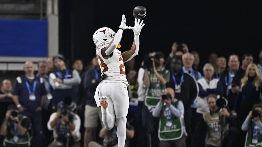 Texas Longhorns running back Jaydon Blue makes a touchdown catch during the third quarter of the College Football Playoff