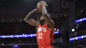Green shoots the ball during the fourth quarter of a game against the Jazz at Toyota Center in April. 