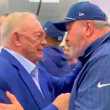 Jerry Jones and Mike McCarthy shared a nice moment in the locker room after Dallas' win over Tampa Bay.